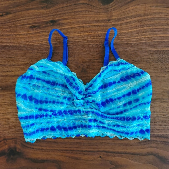 PINK Victoria Secret bralette bundle (NWOT) - Picture 2 of 10